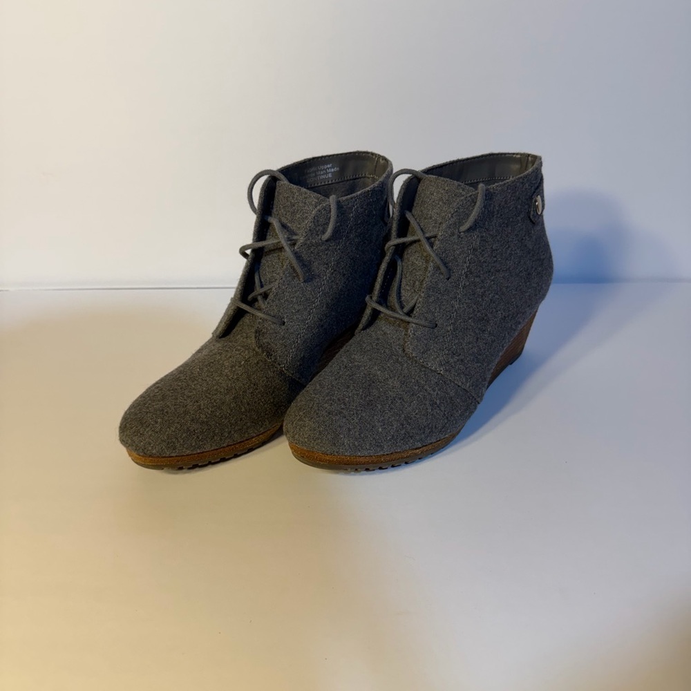Dr. Scholl's Gray Lace-Up Ankle Boots